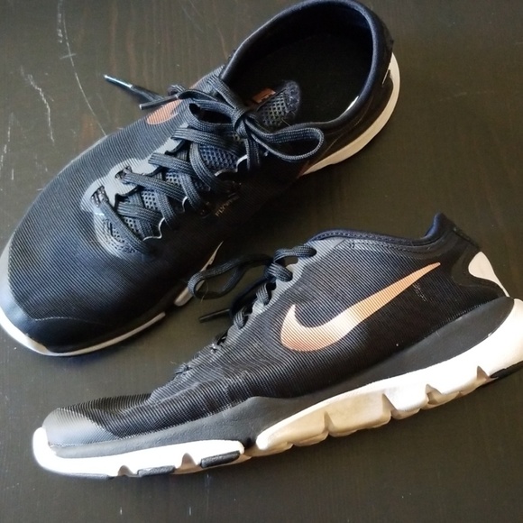 nike training flex rose gold